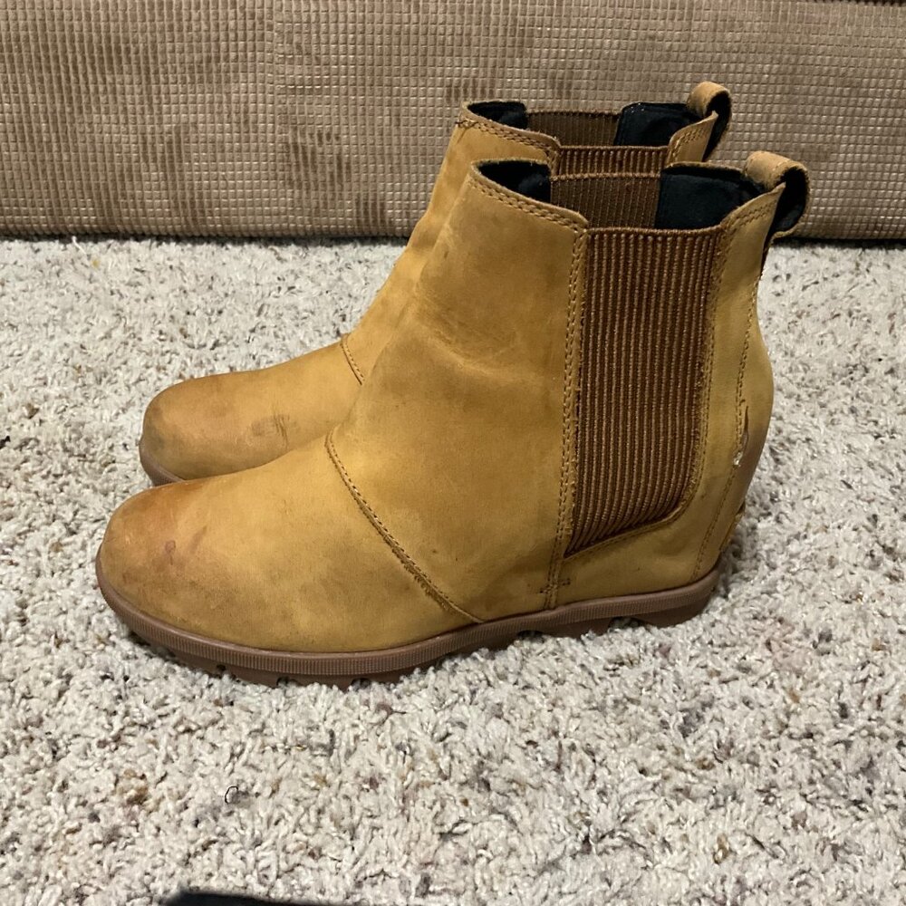 Sorel Tan Leather Ankle Boots With Elastic Side Panels - Size 9- Durable Slip-Re